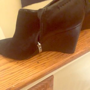 Vince Camuto Black suede wedge boots